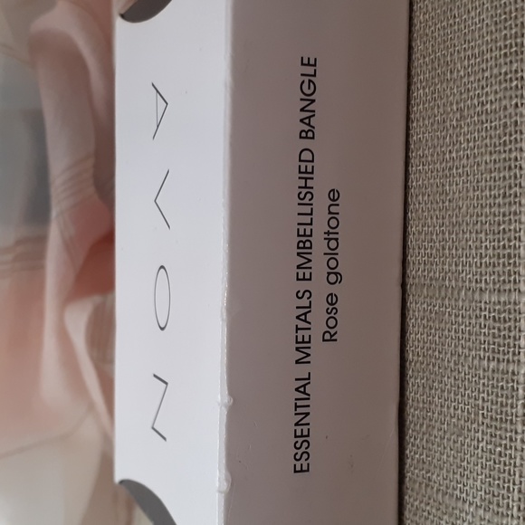 Avon Essential Metals Embellished Bangle Bracelet Rose Gold Tone 2014 - Picture 7 of 9